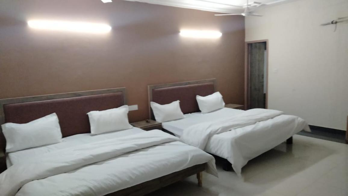 Hotel Diamond Leaf Чандігарх Номер фото
